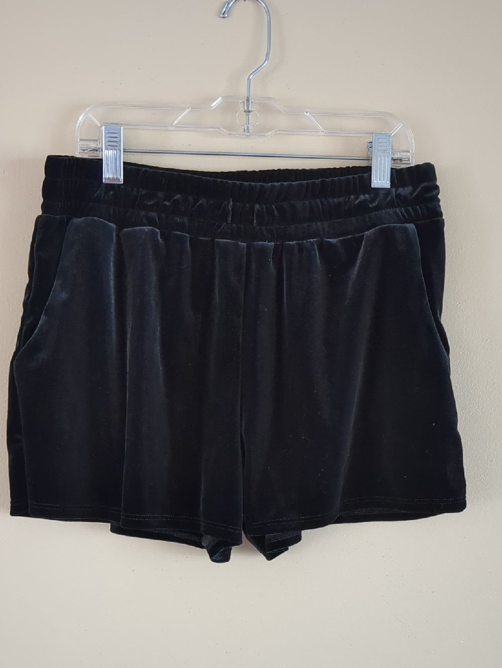 Large Meraki Black Velvety Pull-On Shorts